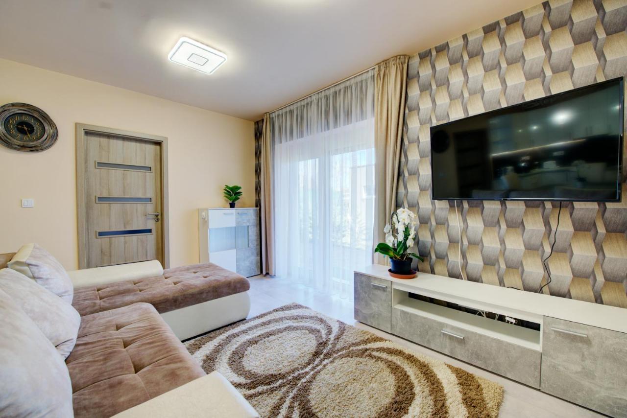 Apartamento Hajnal Apartman Szeged Exterior foto