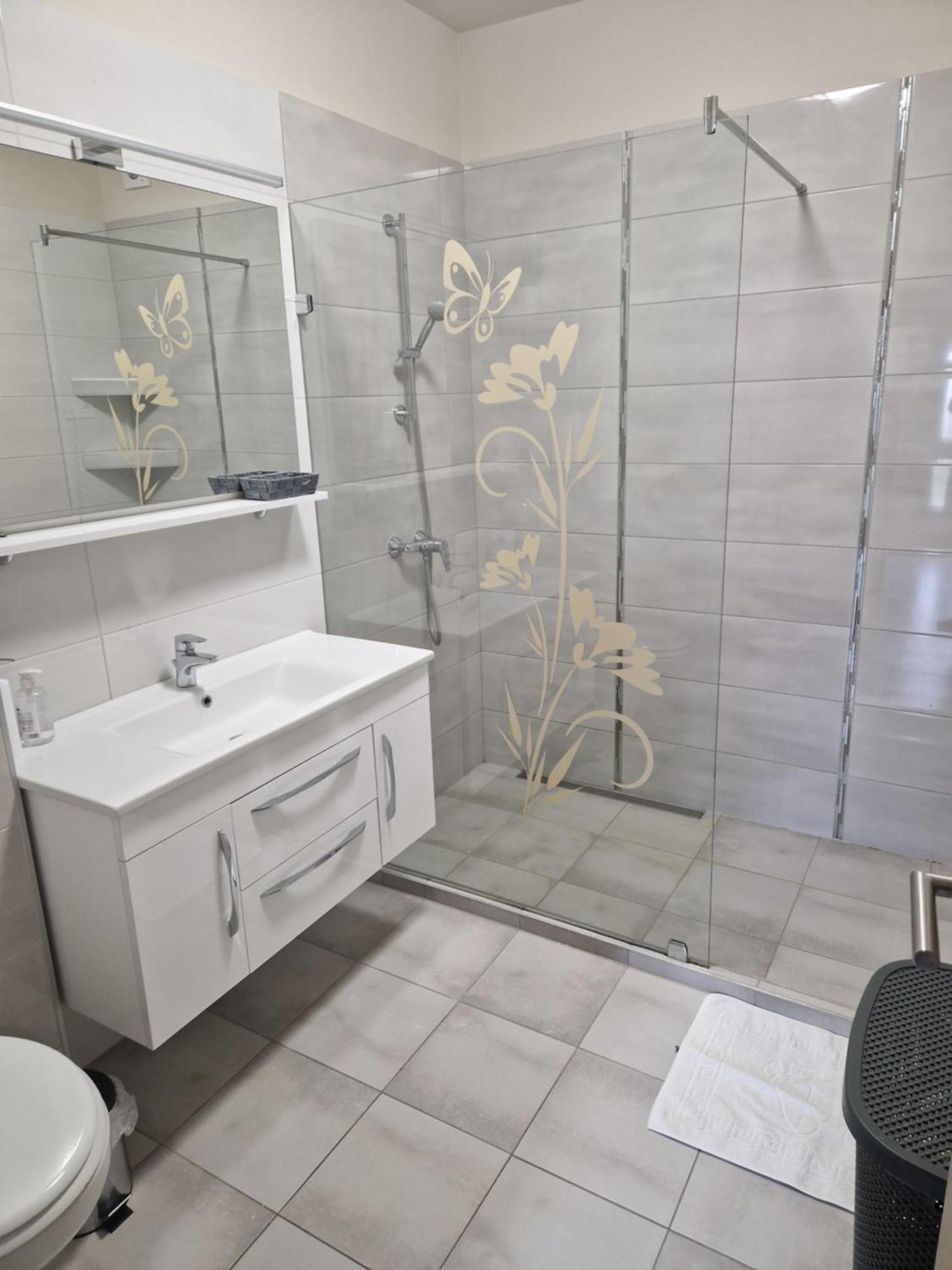 Apartamento Hajnal Apartman Szeged Habitación foto